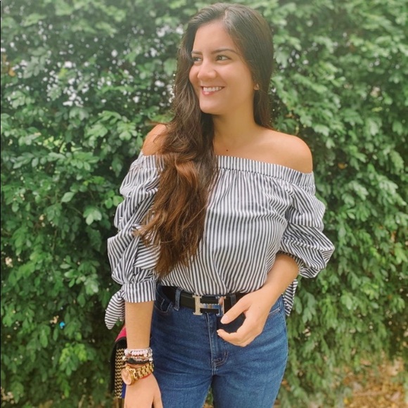 Meet your Posher, Erika🇨🇦 - Picture 1 of 1